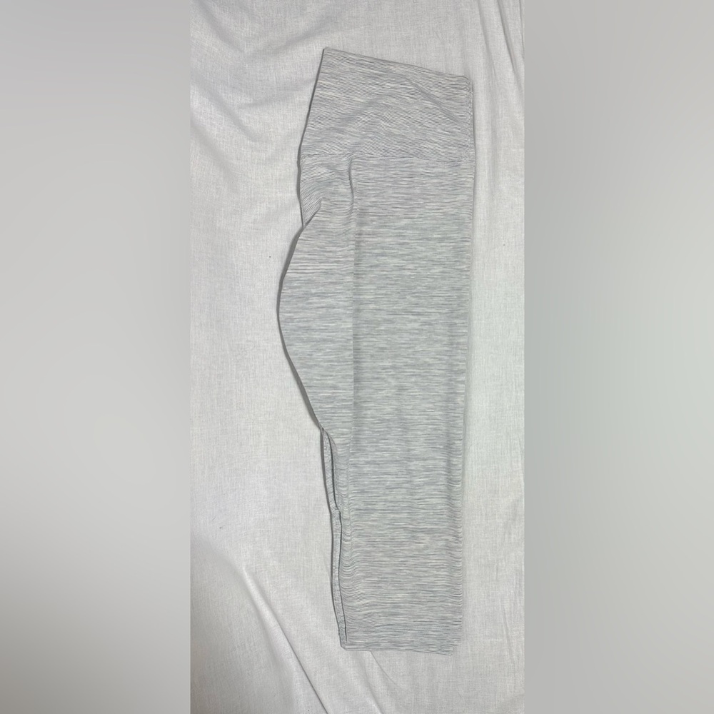 New Lululemon Align Crop *21" !!! - Picture 8 of 8